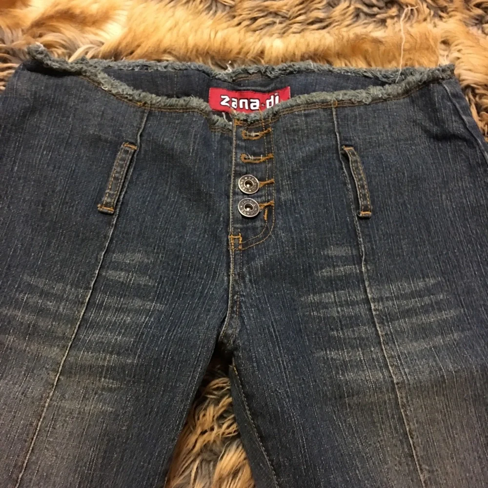 Zana-di low rise fray detailed jeans NWOT 5
